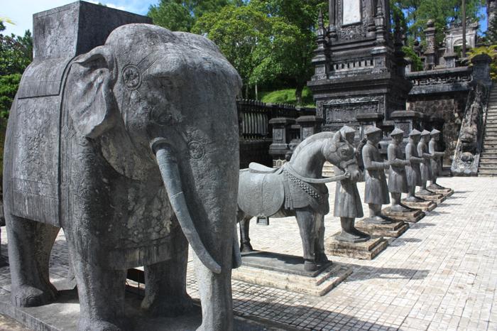 Tomb of Khai Dinh 2