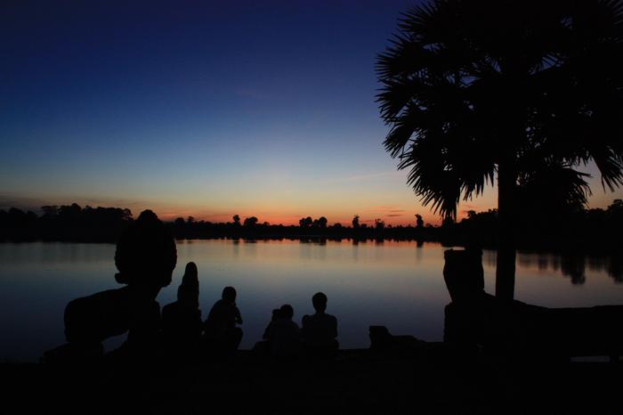 Sunrise at Srah Srang